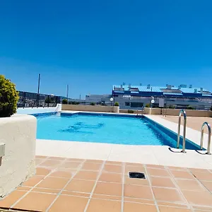 On The First Line Of The Sea With A View And Free Parking Apartamento